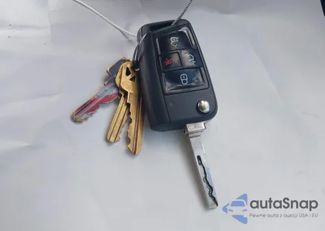 2018 Volkswagen Tiguan 2.0T S z USA, uszkodzony, nr VIN 3VV0B7AX5JM025815